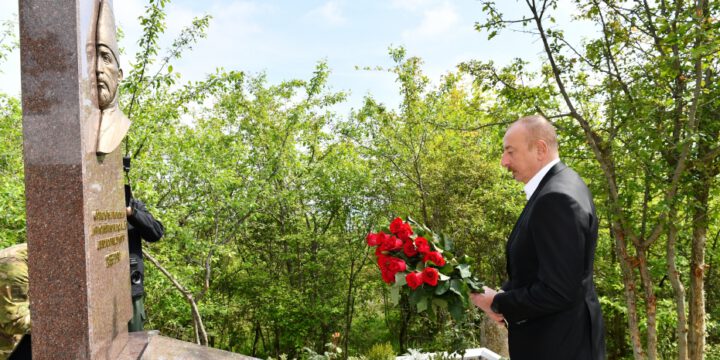 President Ilham Aliyev visited Mir Mohsun Navvab Garabaghi`s tomb in Jidir Duzu plain