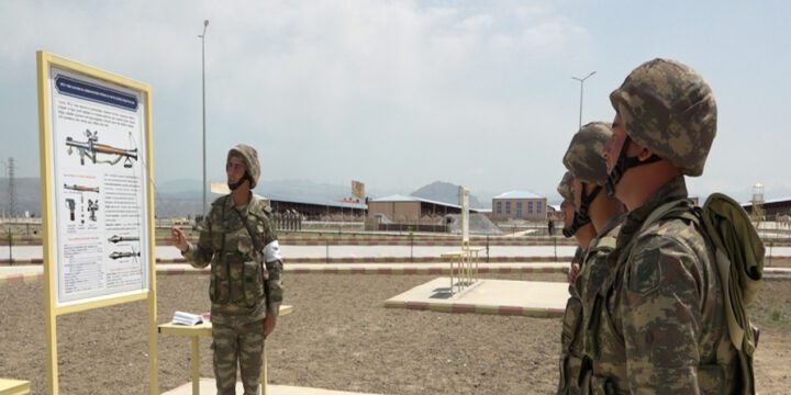 Media nümayəndələri Əlahiddə Ümumqoşun Orduda döyüş hazırlığı ilə tanış olublar