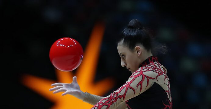 Gimnastımız Zöhrə Ağamirova Avropa çempionatında bürünc medal qazanıb