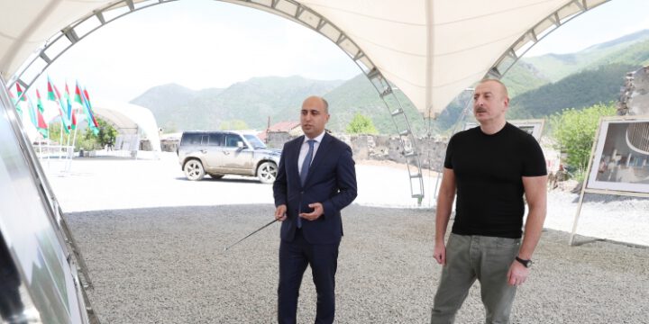 Prezident İlham Əliyev Kəlbəcər şəhərində məktəb binasının təməlini qoyub