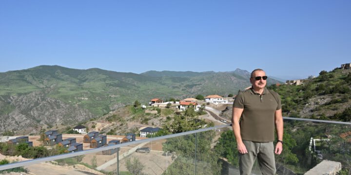 Laçın şəhərində Xosrov bəy Sultanov və Zəngəzur küçələrinin kəsişməsində lövhələrin açılışı olub