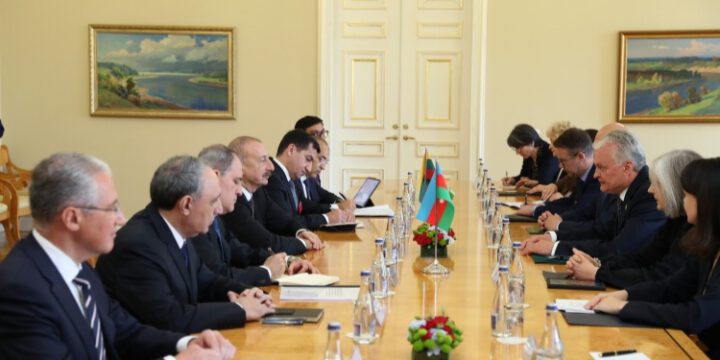 Azərbaycan və Litva prezidentlərinin geniş tərkibdə görüşü olub