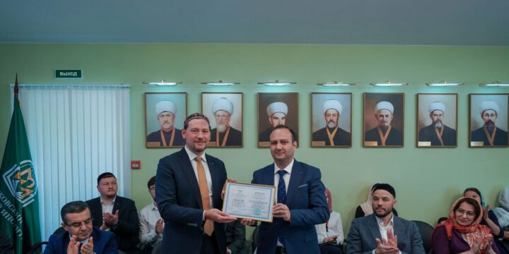 Aİİ rektoruna “Fəxri doktor” diplomu təqdim edilib