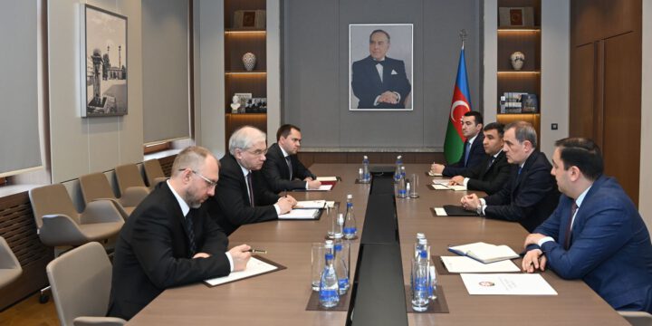 Ceyhun Bayramov Lavrovun xüsusi nümayəndəsi ilə Azərbaycan-Ermənistan münasibətlərinin normallaşma prosesini müzakirə edib