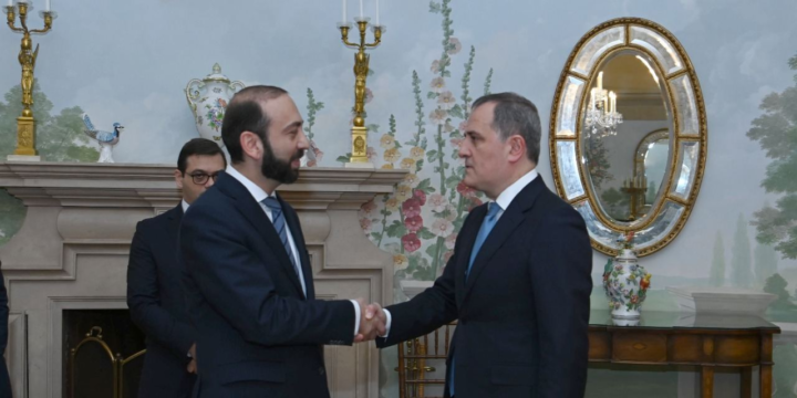 Azərbaycan və Ermənistan XİN rəhbərləri arasında danışıqlar başlayıb