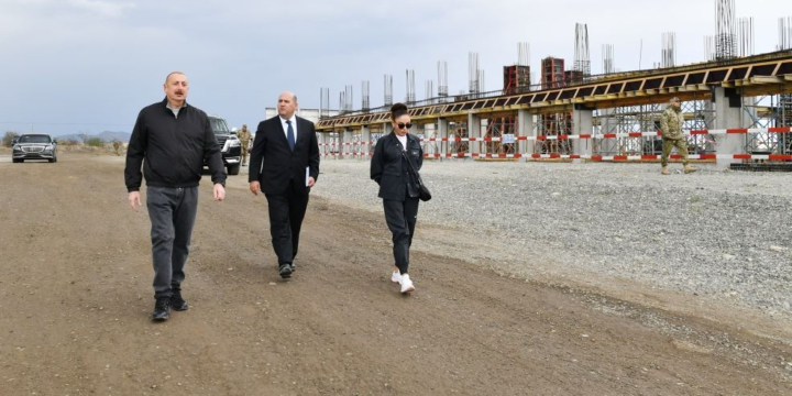 Prezident İlham Əliyev və Birinci xanım Mehriban Əliyeva Ağdam Muğam Mərkəzinin təməlinin qoyulması mərasimində iştirak ediblər