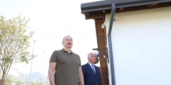President Ilham Aliyev unveiled 1 December Street sign and viewed renovated house