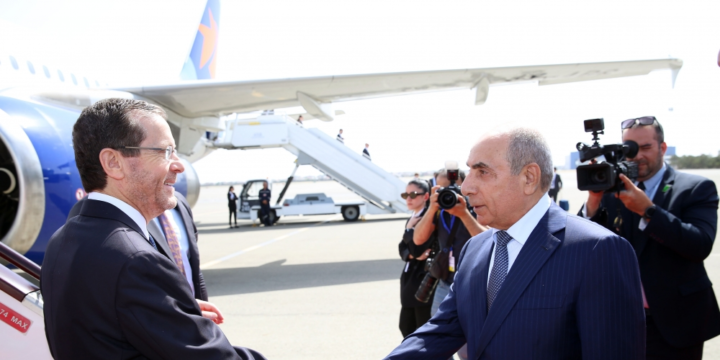 Israeli President Isaac Herzog arrives in Azerbaijan for official visit