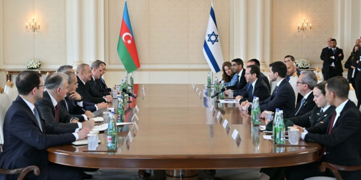 Azərbaycan və İsrail prezidentlərinin geniş tərkibdə görüşü keçirilib