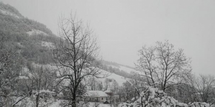 Faktiki hava: Dağlıq ərazilərdə qar yağır