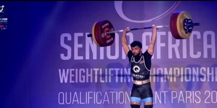 Daha bir ağırlıqqaldıranımız Tunisdə qızıl medal qazanıb