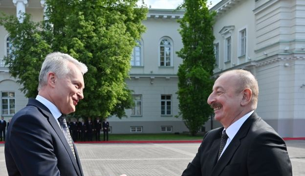 Official welcome ceremony was held for President Ilham Aliyev in Vilnius