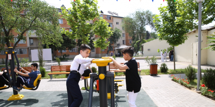 Paytaxtın Nizami rayonunda “Bizim həyət” layihəsi çərçivəsində yeni həyət istifadəyə verilib