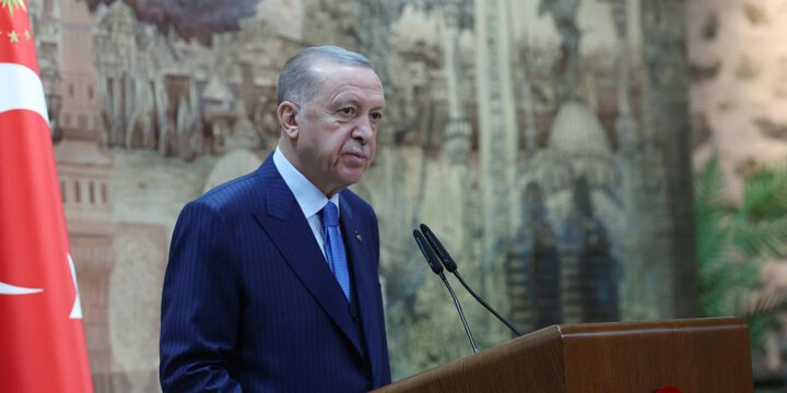 Rəcəb Tayyib Ərdoğan: Tarix boyu türk millətinə üz tutan heç kəsi geri göndərməmişik