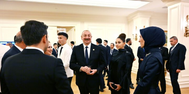 Türkiyə Prezidenti Rəcəb Tayyib Ərdoğanın adından mərasim iştirakçılarının şərəfinə şam yeməyi verilib
