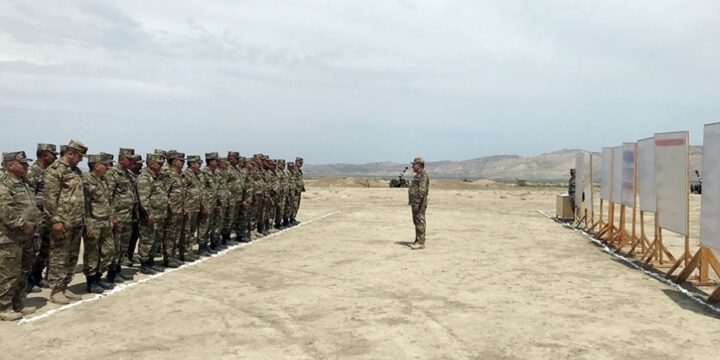 Artilleriya rəisləri ilə təlim-metodiki toplanış keçirilib 