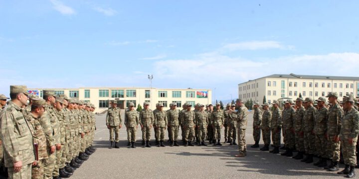 Quru Qoşunlarında ideoloji iş və mənəvi-psixoloji təminat üzrə zabitlər və psixoloqlarla toplantı keçirilib