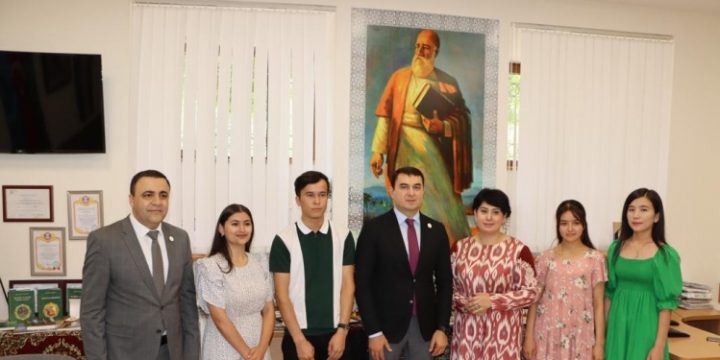 Daşkənd Dövlət Özbək Dili və Ədəbiyyatı Universitetində Məhəmməd Füzuli adına Azərbaycan Mədəniyyət Mərkəzi ilə tanışlıq