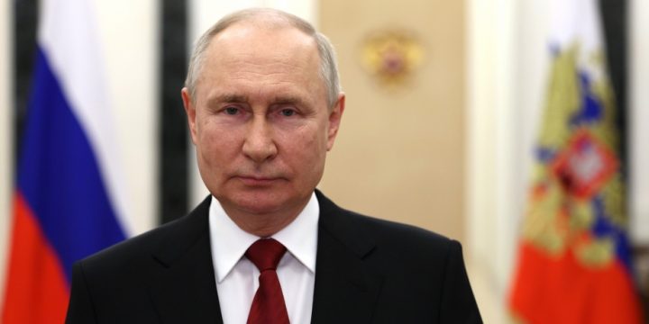 Vladimir Putin silahlı qiyamın iştirakçılarını satqın adlandırıb