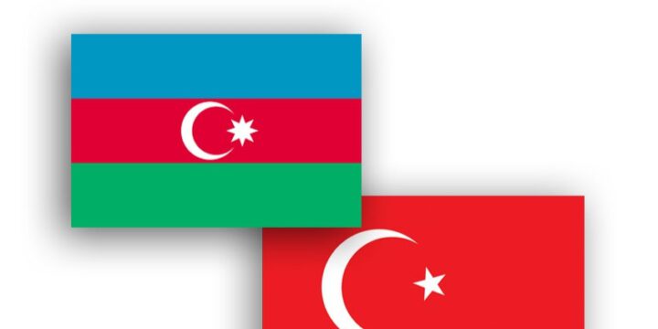 Müdafiə naziri Zakir Həsənov Hulusi Akara minnətdarlıq edib
