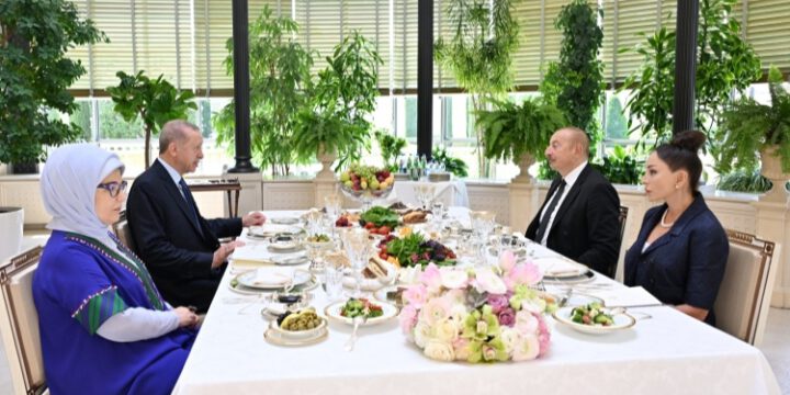 Azərbaycan və Türkiyə prezidentləri birgə işçi naharı ediblər