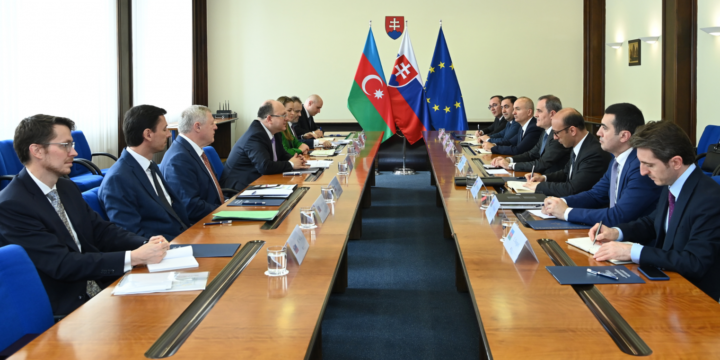 Ceyhun Bayramov Miroslav Vlaxovskini Ermənistanın müxtəlif bəhanə və təxribatlarla sülh prosesini ləngitməsi barədə məlumatlandırıb 