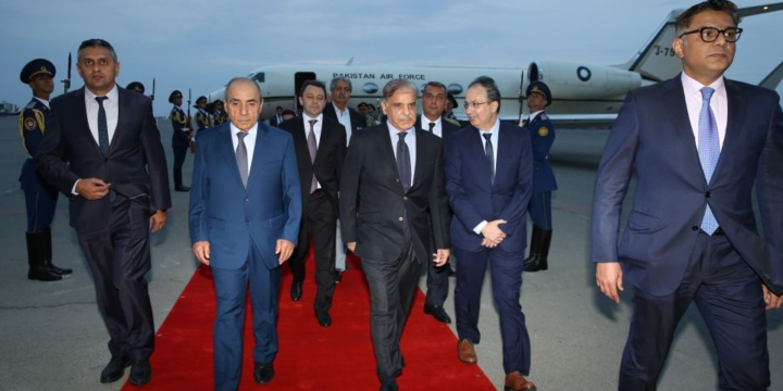 Pakistanın Baş naziri Məhəmməd Şahbaz Şərif Azərbaycana rəsmi səfərə gəlib
