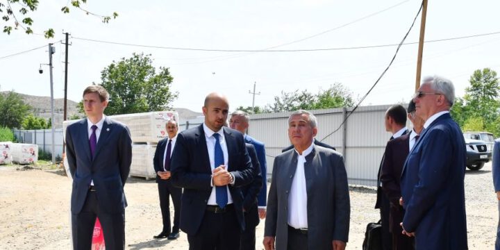 Rüstəm Minnixanov Zəngilan şəhərində görülən işlərlə tanış olub