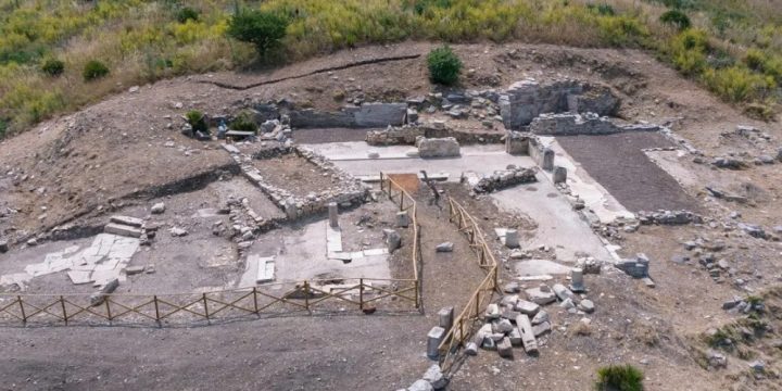 Arxeoloqlar ellinizm dövrünə aid qədim səcdəgahlar aşkar ediblər