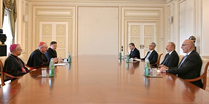 Prezident İlham Əliyev Müqəddəs Taxt-Tacın dövlət katibini qəbul edib