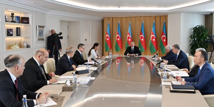 Prezident İlham Əliyevin sədrliyi ilə bu ilin 6 ayının sosial-iqtisadi yekunlarına həsr olunmuş müşavirə keçirilib