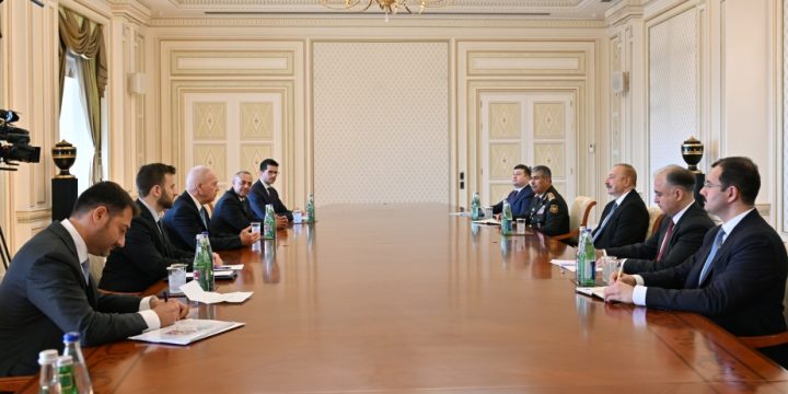 Prezident İlham Əliyev İsrailin müdafiə nazirini qəbul edib