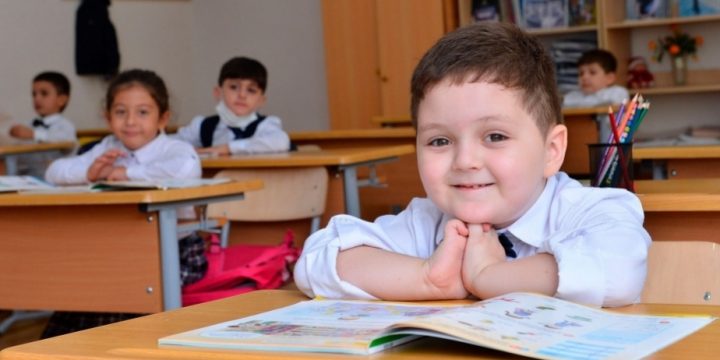 Birinci siniflərə şagird qəbulu davam edir