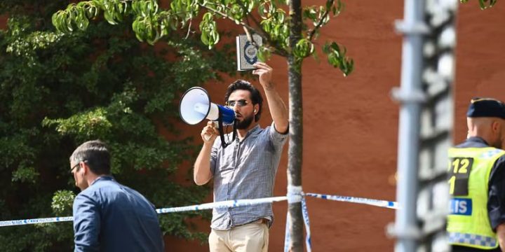 Almaniyada da Quran yandırılıb