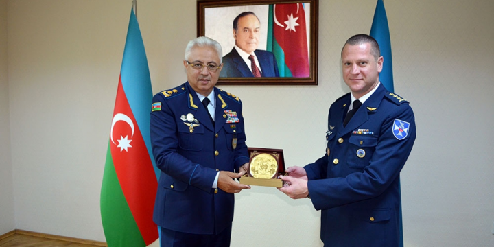 Azerbaijani, Georgian defense ministries’ representatives hold meeting
