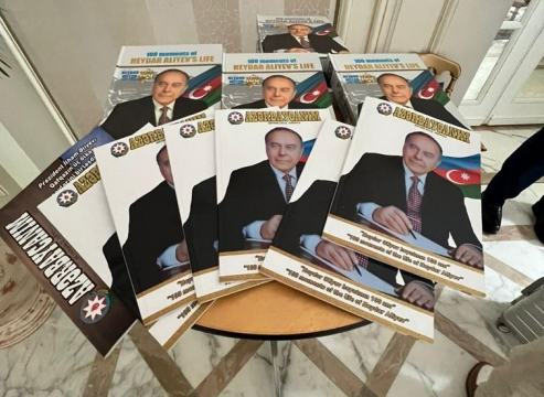 Paris hosts presentation of “100 moments of Heydar Aliyev’s life” book
