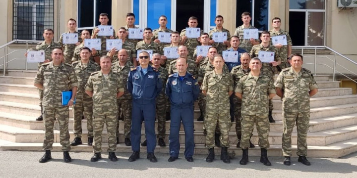 Azərbaycan Ordusunda “Ehtiyat zabit hazırlığı” kurslarının buraxılış mərasimləri keçirilib