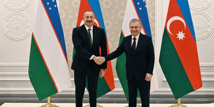 Prezident İlham Əliyev Şavkat Mirziyoyevə zəng edib