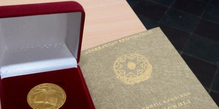 Orta məktəbi bitirən 126 şagird qızıl medalla təltif olunub