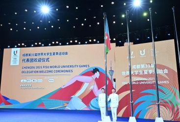 XXXl Ümumdünya Yay Universiadasında Azərbaycan bayrağının qaldırılması mərasimi keçirilib