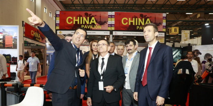 Azerbaijani Defense Industry Minister visits pavilions at IDEF-2023 International Defense Industry Fair in Istanbul