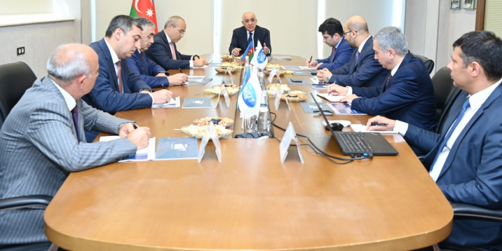 Azerbaijani PM visits Baku Shipyard