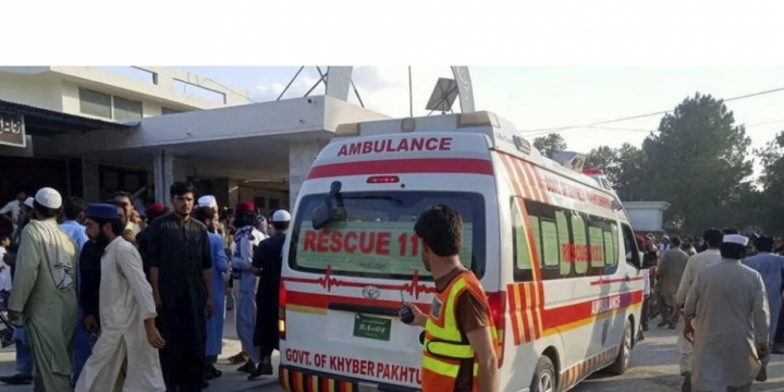 In Pakistan at least 44 killed in suicide bombing at party congress