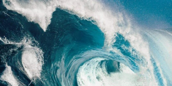 Xəzər dənizində dalğanın hündürlüyü 2,8 metrə çatıb