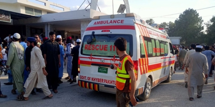 Death toll in Pakistan suicide bombing rises to 54 as families hold funerals, police say