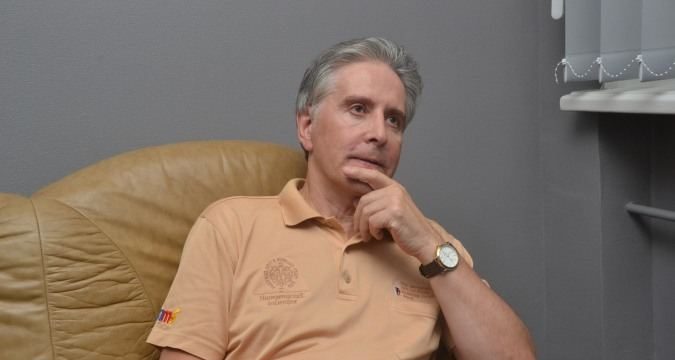 Azərbaycanlı məşhur Xalq artistinin qardaşı vəfat edib