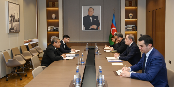 Ceyhun Bayramov Kolumbiya səfirini qəbul edib