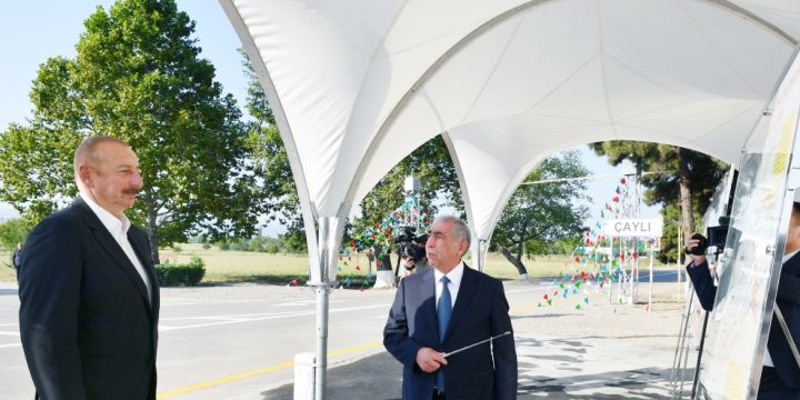 Prezident İlham Əliyev Qarapapaq-Çaylı avtomobil yolunun açılışında iştirak edib