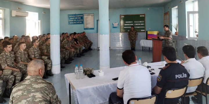Azerbaijan’s Defense Ministry holds enlightenment seminar