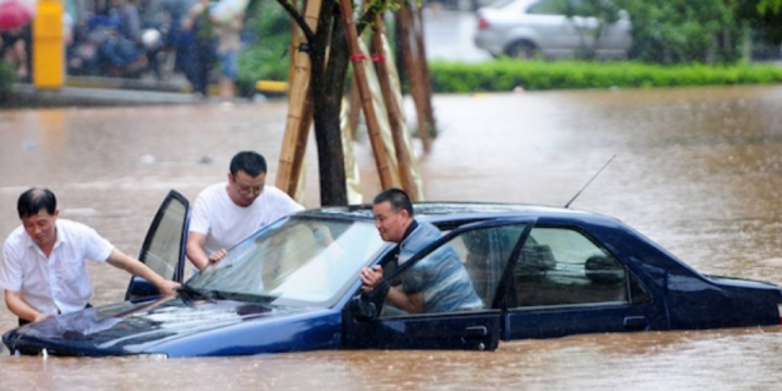 Pekin misli görünməmiş daşqınlarla üzləşib